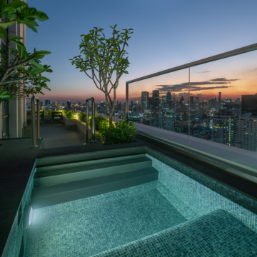 bangkok hotel with balcony